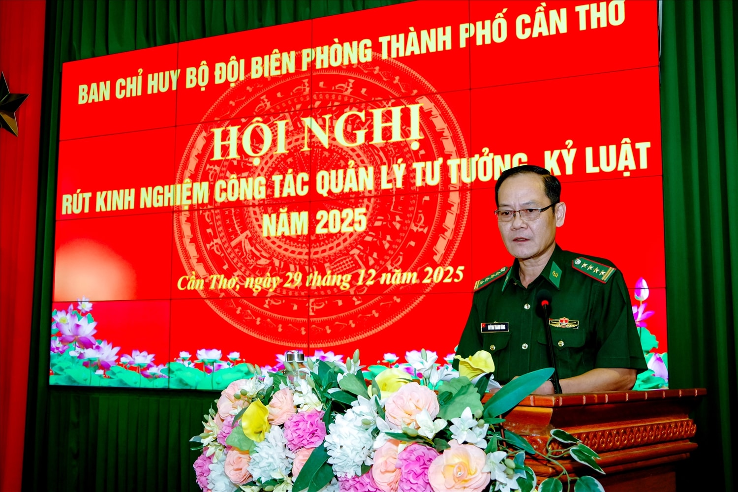 Đại tá Huỳnh Thanh Hùng, Chính ủy Bộ đội  Biên phòng TP. Cần Thơ phát biểu kết luận hội nghị 
