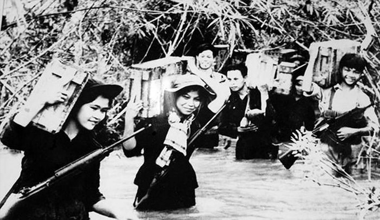 Tăng mức trợ cấp hằng tháng đối với thanh niên xung phong