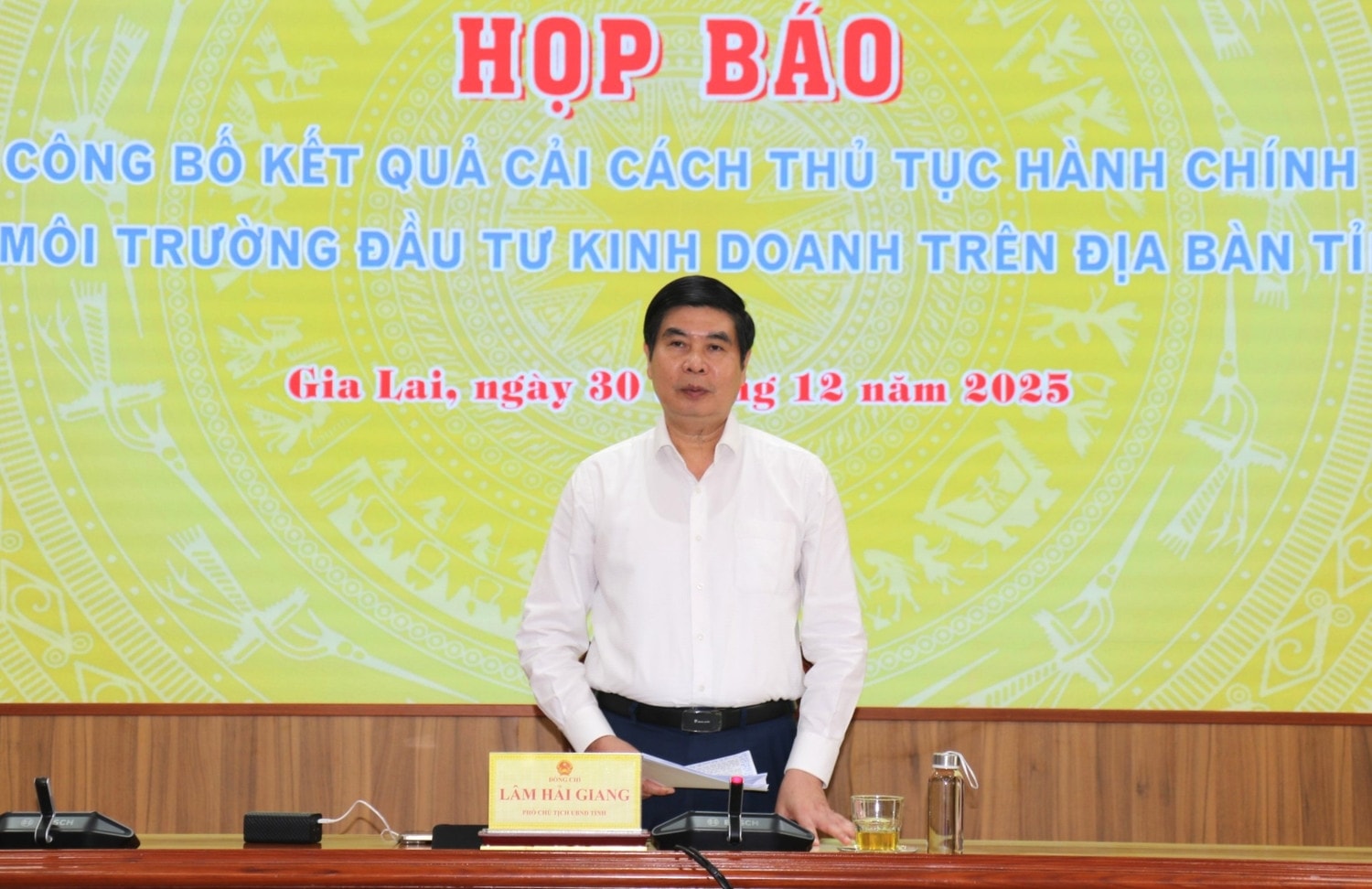 Ông Lâm Hải Giang, Phó Chủ tịch UBND tỉnh Gia Lai phát biểu tại buổi họp báo