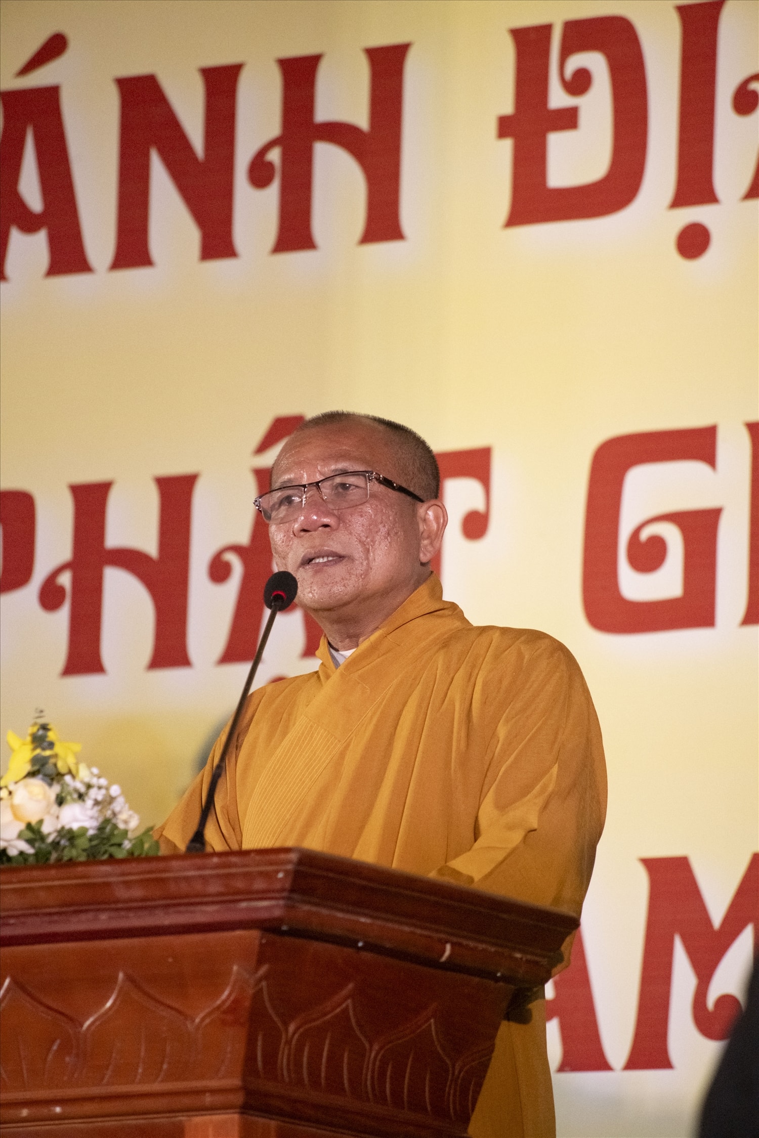 Thượng toạ Thích Đạo Hiển – Uỷ viên Hội đồng trị sự TW. Trưởng ban trị sự GHPG tỉnh Quảng Ninh ôn lại quá trình hoằng dương phật pháp của phật hoàng Trần Nhân Tông