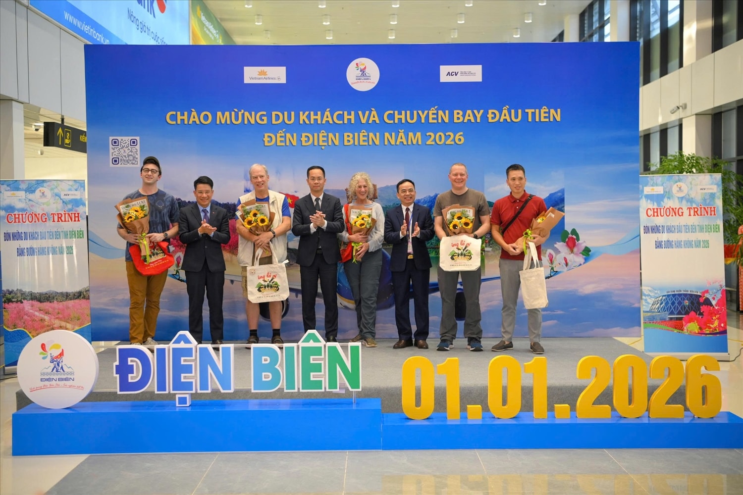 Chương trình đón du khách và chuyến bay đầu tiên đến tỉnh Điện Biên năm 2026 tại Cảng Hàng không Điện Biên