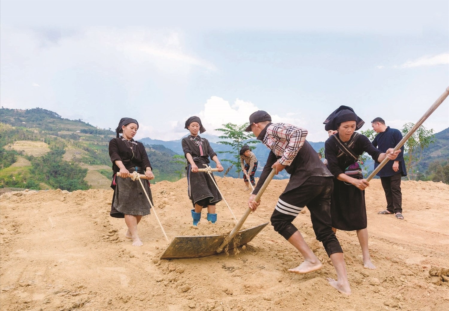 Từ nguồn lực các chương trình MTQG,  hàng nghìn hộ dân vùng cao Tuyên Quang  được hỗ trợ xây dựng mô hình sinh kế phù hợp, từng bước vươn lên thoát nghèo