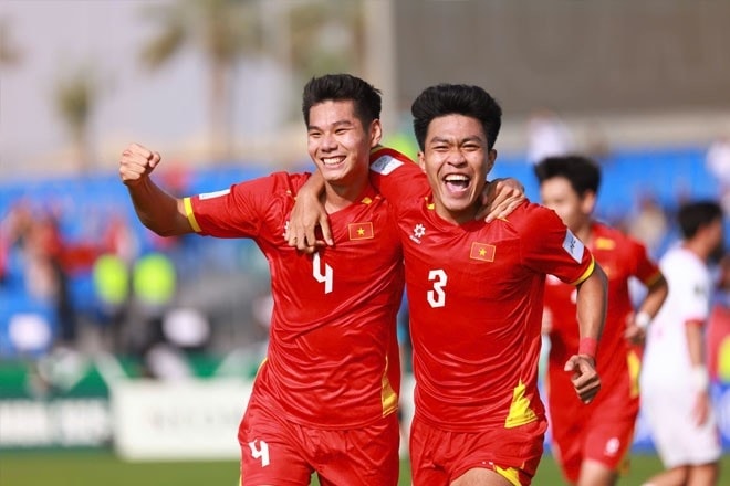 Các cầu thủ U23 Việt Nam ăn mừng bàn thắng thứ 2 (Ảnh IT)