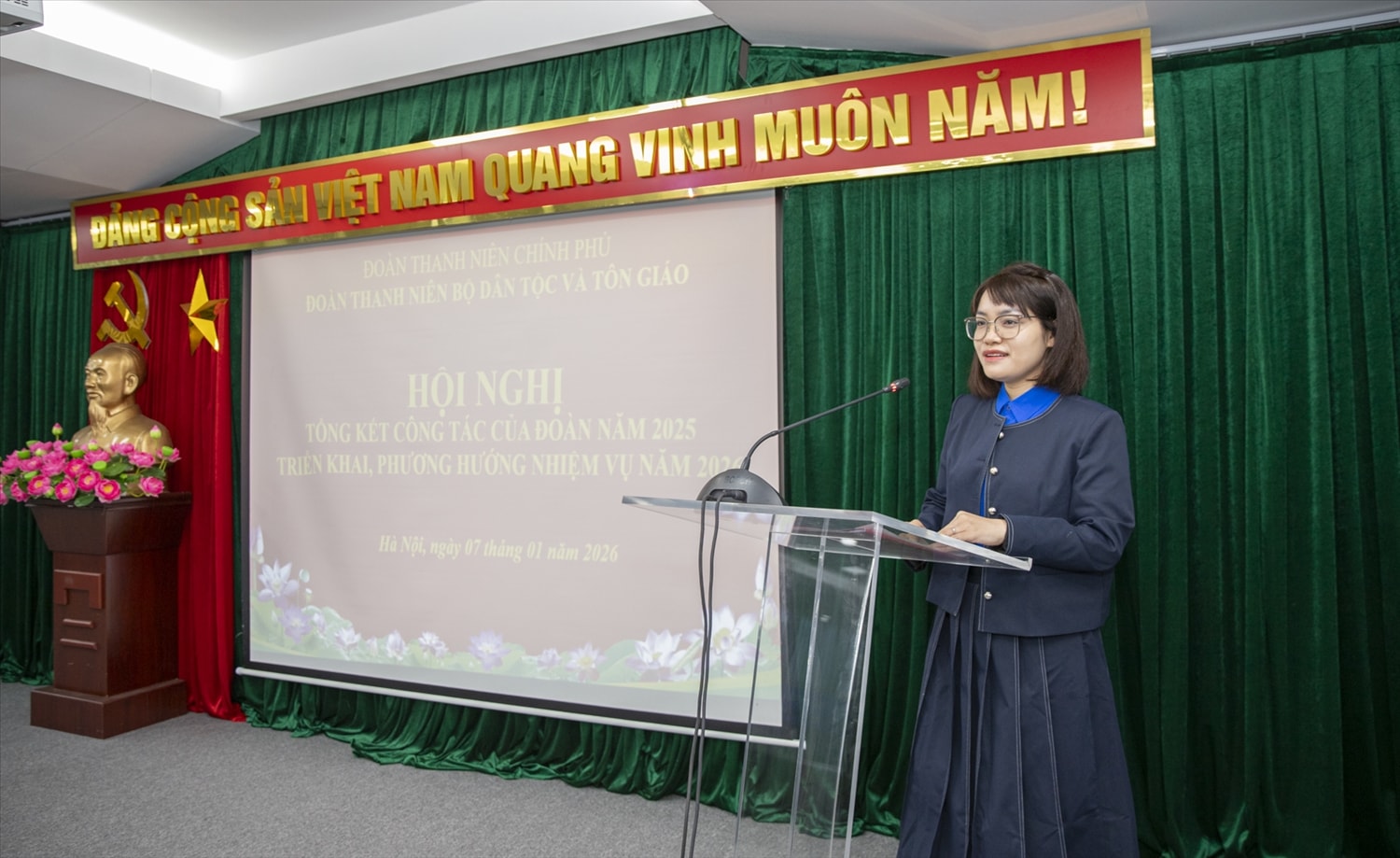 Đồng chí Đinh Thị Phúc, Bí thư Đoàn Thanh niên Bộ Dân tộc và Tôn giáo phát biểu tại Hội nghị tổng kết