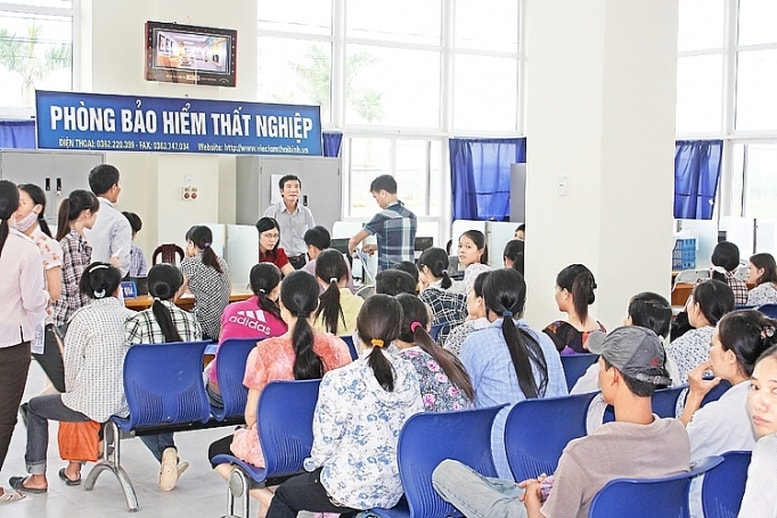 Nghị định số 374 quy định người lao động đóng bằng 1% tiền lương tháng. Người sử dụng lao động đóng bằng 1% quỹ tiền lương tháng của những người lao động đang tham gia BHTN (Ảnh MH)