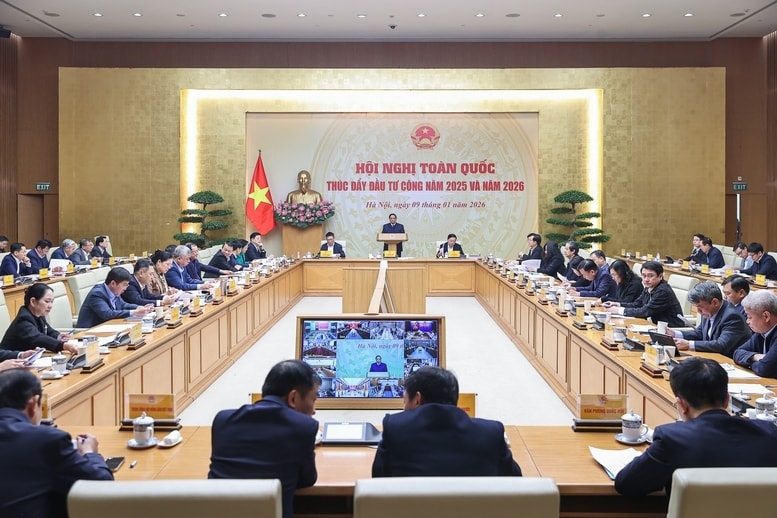 Thủ tướng cho biết, Chính phủ, Thủ tướng Chính phủ luôn quan tâm, chỉ đạo quyết liệt, sâu sát thúc đẩy giải ngân vốn đầu tư công, triển khai 3 Chương trình mục tiêu quốc gia ngay từ những ngày đầu, tháng đầu năm - Ảnh: VGP/Nhật Bắc