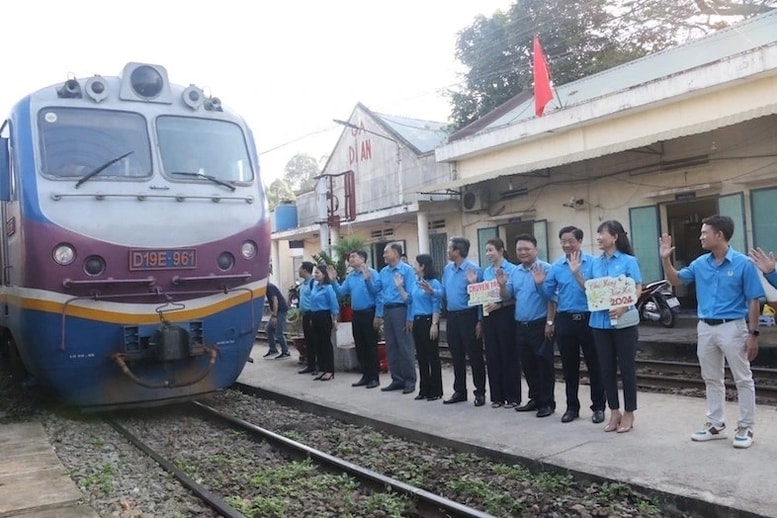 Những chuyến tàu miễn phí sẽ đưa người lao động về quê đón Tết Bính Ngọ (Ảnh TL)