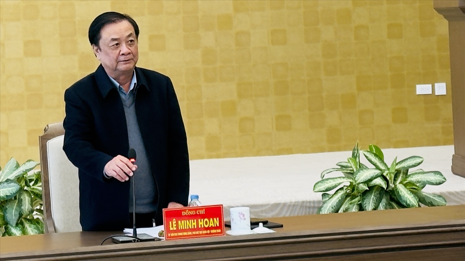 Phó Chủ tịch Quốc hội Lê Minh Hoan đánh giá cao sự chủ động, nghiêm túc của Lào Cai trong công tác chuẩn bị bầu cử (ảnh Trọng Bảo)
