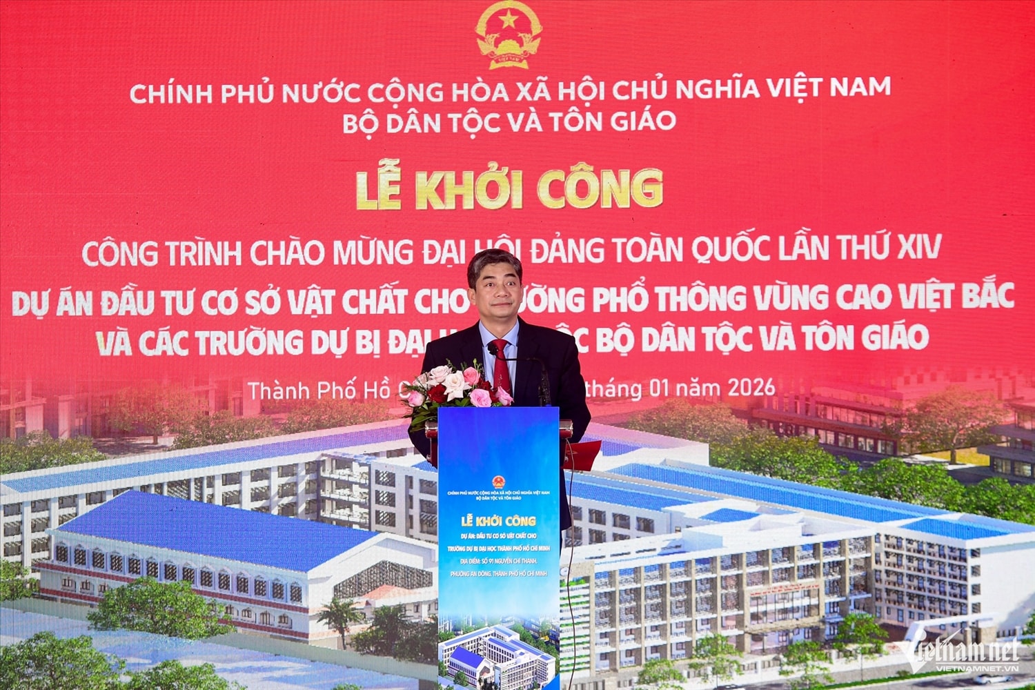 Thứ trưởng Bộ Dân tộc và Tôn giáo Y Vinh Tơr phát biểu tại buổi lễ
