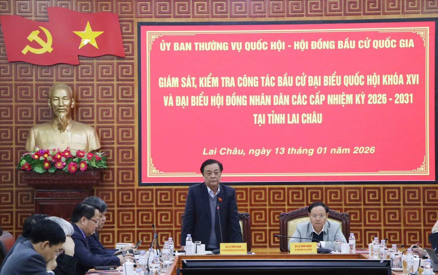 Phó Chủ tịch Quốc hội Lê Minh Hoan đánh giá cao công tác chuẩn bị bầu cử của tỉnh Lai Châu (ảnh Trọng Bảo)