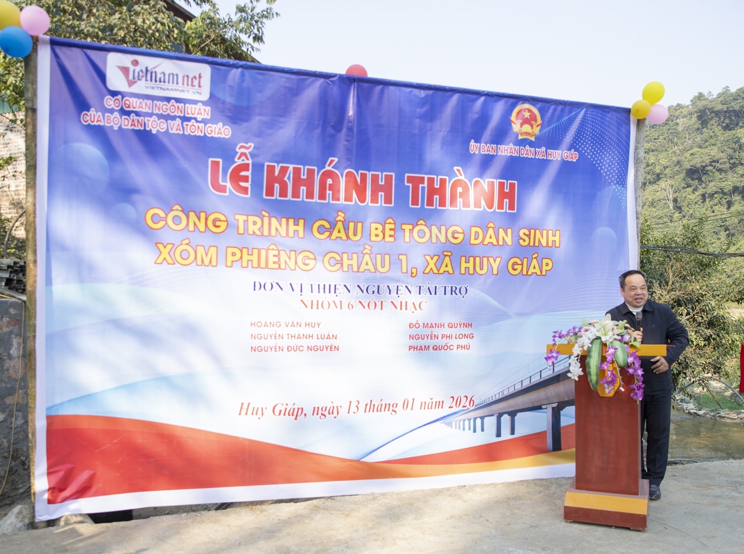 Ông Đàm Văn Bình, Phó Bí thư Đảng ủy, Chủ tịch UBND xã Huy Giáp, tỉnh Cao Bằng phát biểu tại lễ khánh thành