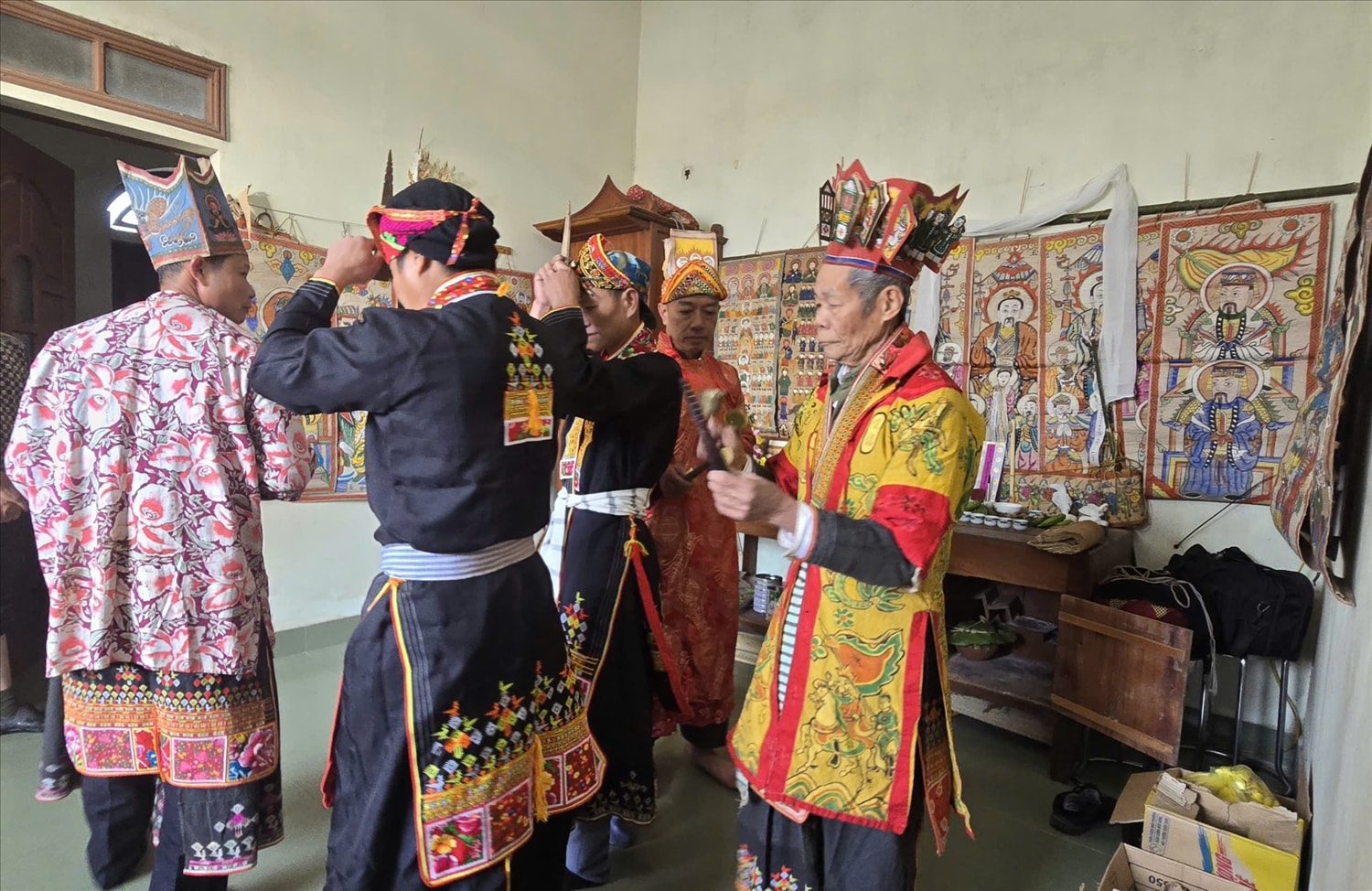 Các bước lễ cấp sắc diễn ra theo trình tự, diễn ra trong gần 2 ngày