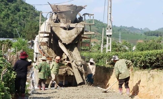 Nguồn lực đầu tư từ Chương trình MTQG 1719 đã và đang góp phần tạo diện mạo mới cho các xóm bản vùng đồng bào DTTS và miền núi (Ảnh TL)