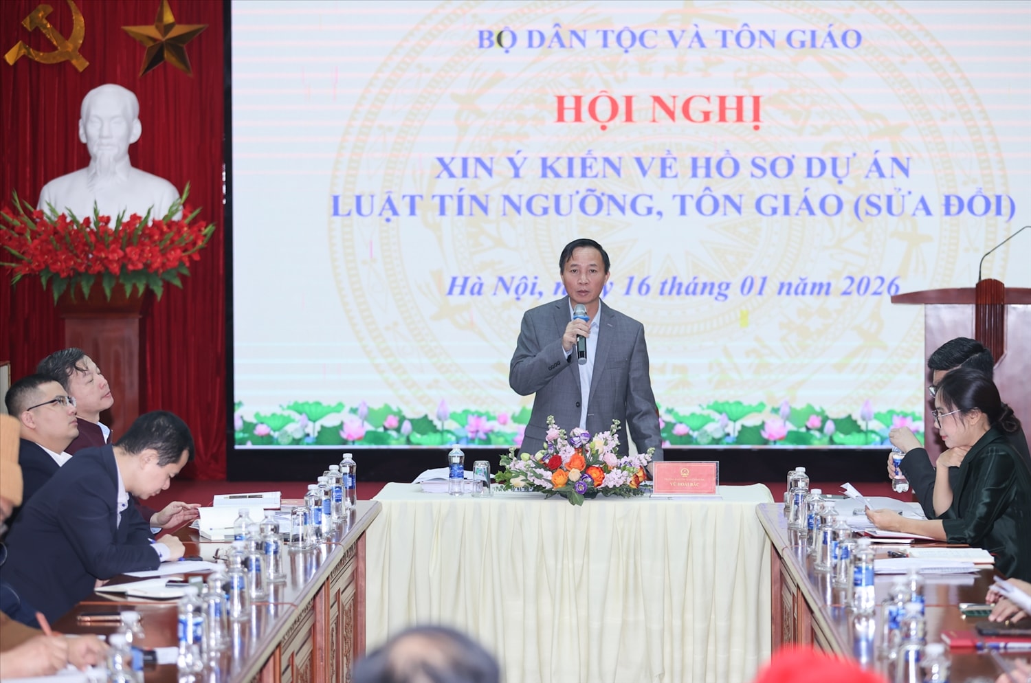 Trưởng ban Tôn giáo Chính phủ Vũ Hoài Bắc chủ trì Hội nghị
