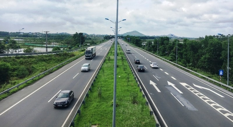 Thủ tướng Chính phủ yêu cầu bố trí nguồn vốn sớm đầu tư hoàn thiện các tuyến đường bộ cao tốc theo Quy chuẩn kỹ thuật quốc gia (Ảnh TL)