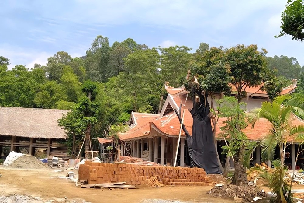 Năm 2021, Chùa Bạch Tượng (xã Hồ Vương, Thanh Hóa) bị thu hồi quyết định xếp hạng di tích cấp tỉnh do tu bổ sai phép 