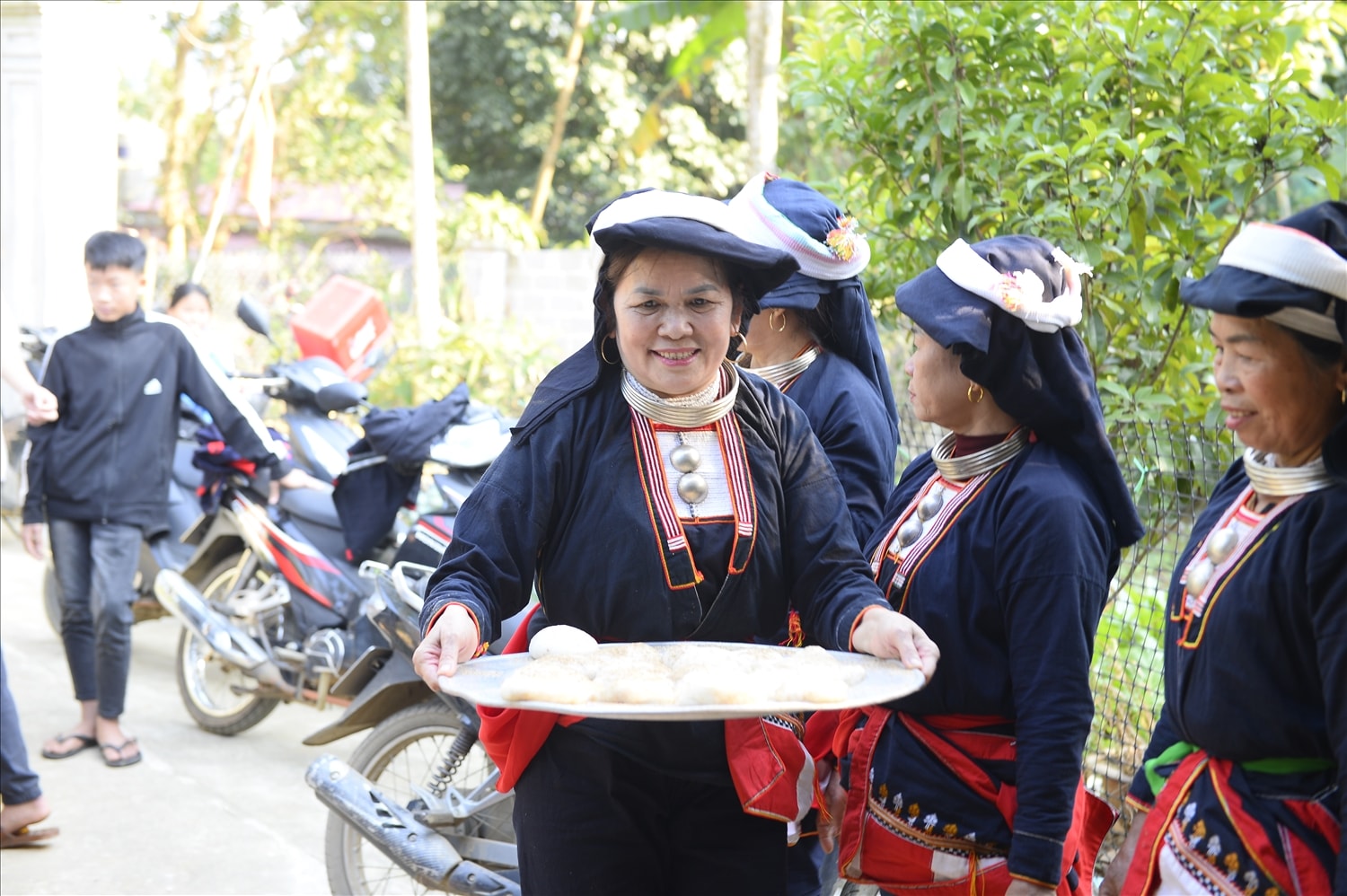 Những chiếc bánh dầy hay còn gọi là bánh Mặt trời nhỏ xinh là món ăn truyền thống