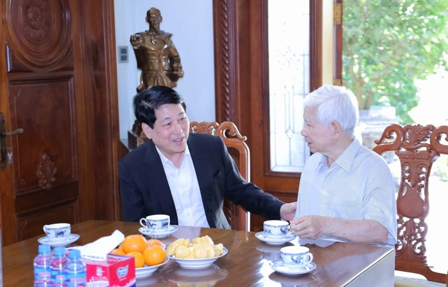 Chủ tịch nước Lương Cường thăm, chúc Tết nguyên Chủ tịch nước Nguyễn Minh Triết. (Ảnh: Xuân Kỳ) 