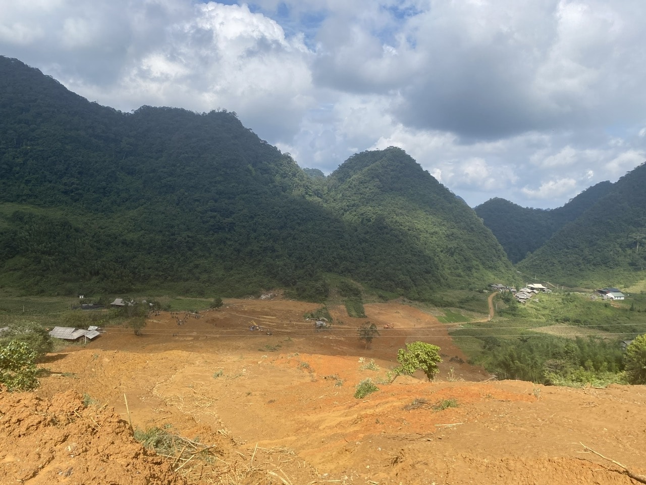 Chương trình phối hợp hướng tới phát triển các mô hình cộng đồng chủ động phòng ngừa, giảm nhẹ rủi ro thiên tai, thích ứng với biến đổi khí hậu cho vùng đồng bào DTTS và miền núi (Ảnh Minh Thu)