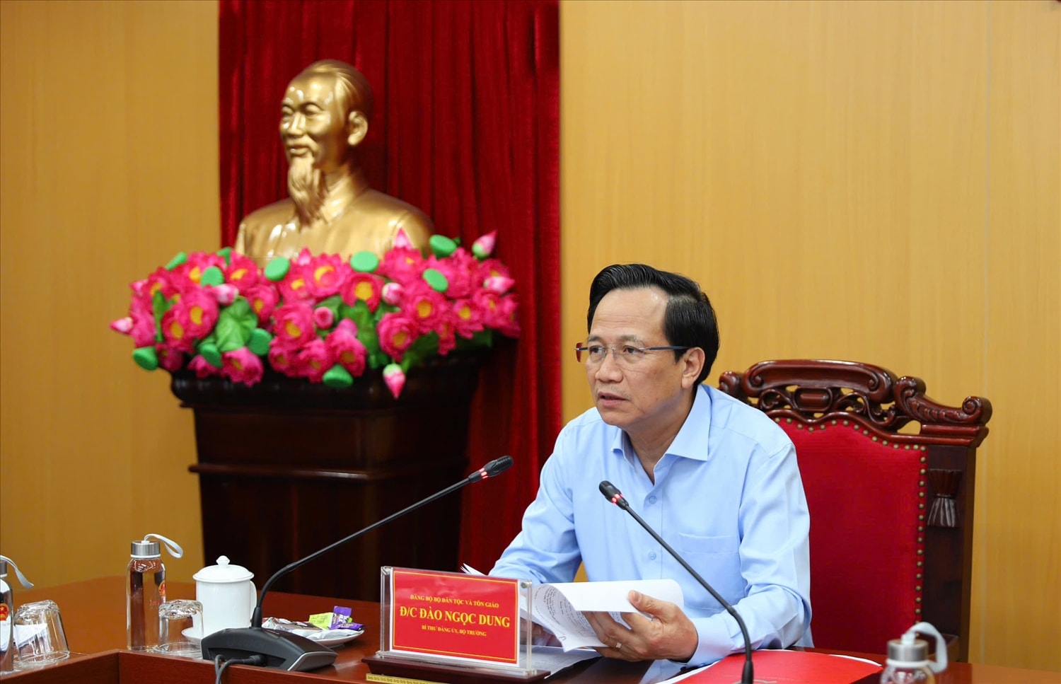Bộ trưởng Bộ Dân tộc và Tôn giáo Đào Ngọc Dung chủ trì hội nghị