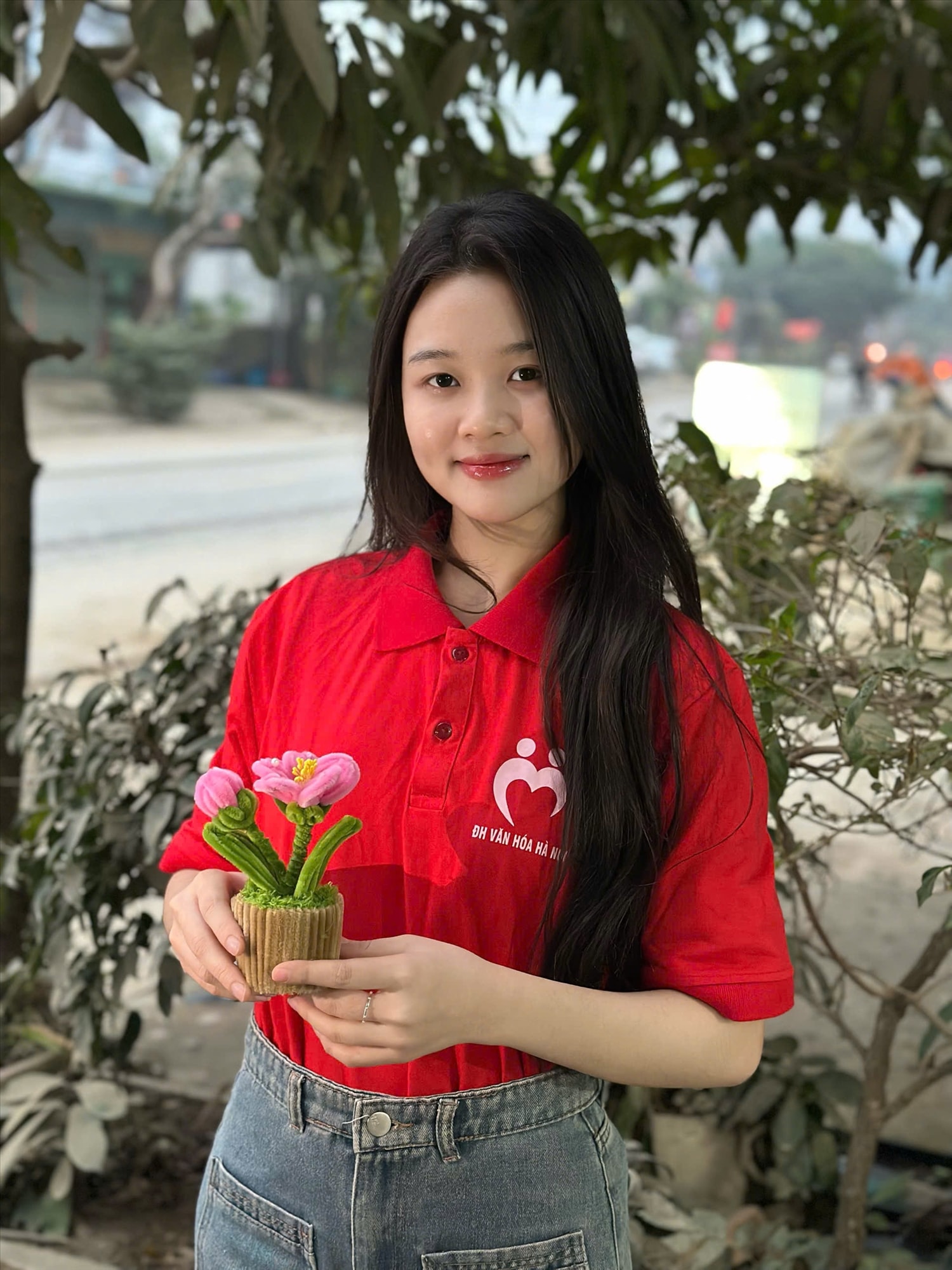 Chân dung em Hoàng Phương Thanh dân tộc Dao (nhóm Dao Thanh Y), sinh viên năm cuối Khoa Văn hóa học (Trường Đại học Văn hóa Hà Nội)