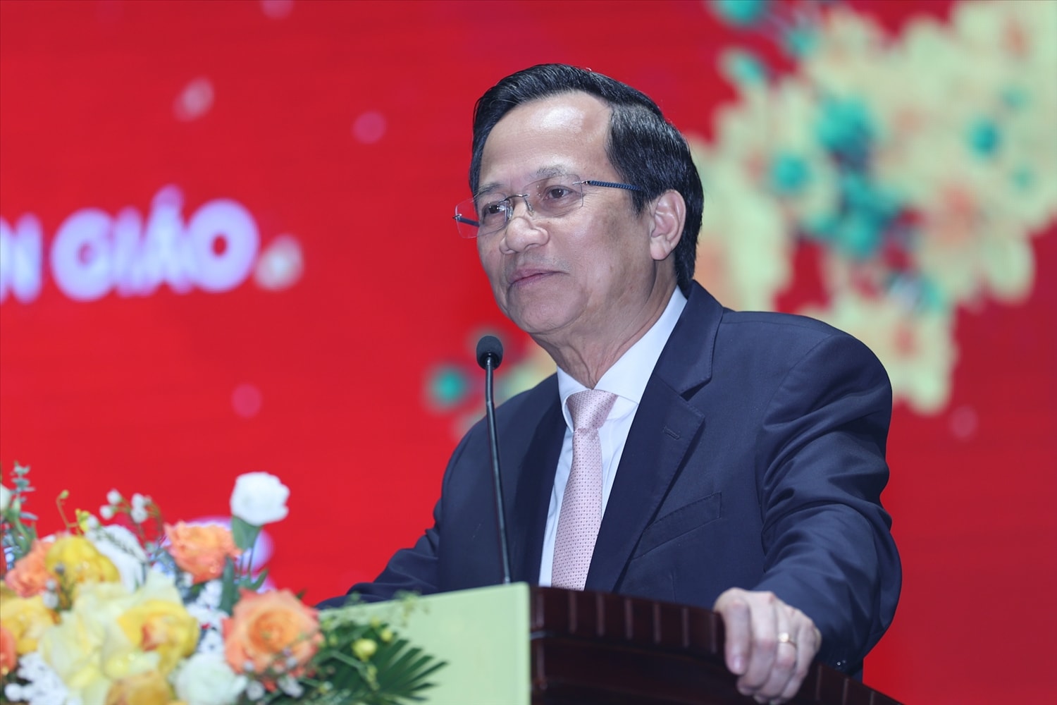 Bộ trưởng Đào Ngọc Dung nhấn mạnh: Tạp chí Nghiên cứu Dân tộc và Tôn giáo cần phải có phạm vi phản ánh rộng hơn, sâu hơn, nhanh hơn, sắc sảo hơn, hấp dẫn hơn và hiệu quả hơn (Ảnh. Lê Anh Dũng)