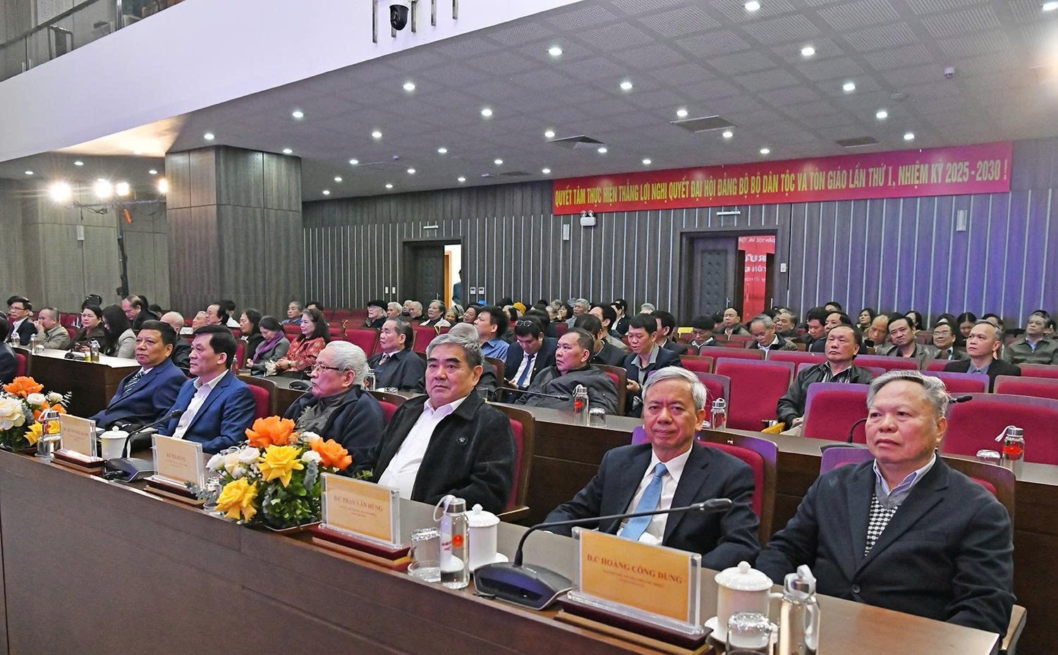 Các đại biểu tham dự buổi gặp mặt