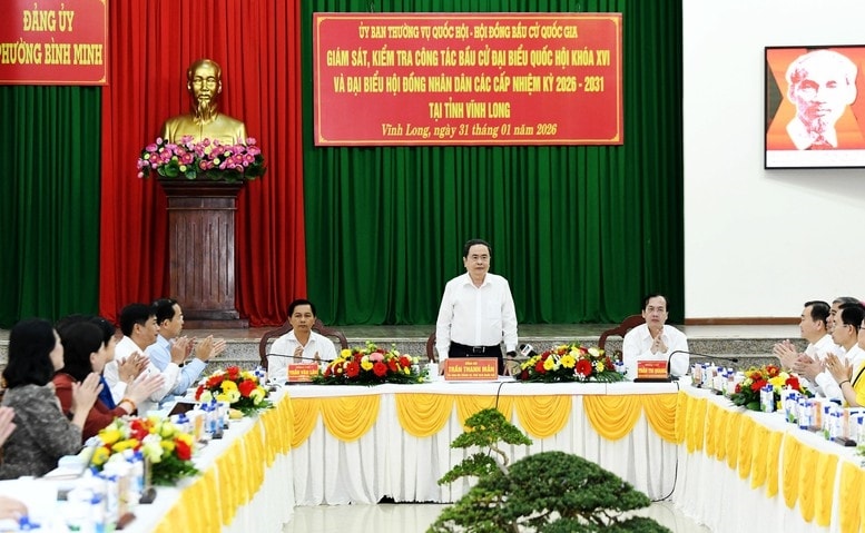 Chủ tịch Quốc hội Trần Thanh Mẫn kiểm tra công tác bầu cử đại biểu Quốc hội khóa XVI và đại biểu Hội đồng nhân dân các cấp nhiệm kỳ 2026 - 2031 tại Vĩnh Long. (Ảnh: Báo Đại biểu nhân dân)