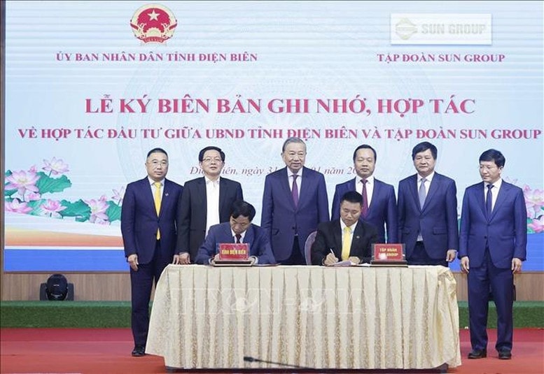 Tổng Bí thư Tô Lâm chứng kiến lễ ký biên bản hợp tác giữa UBND tỉnh Điện Biên và Tập đoàn Sun Group - Ảnh: TTXVN