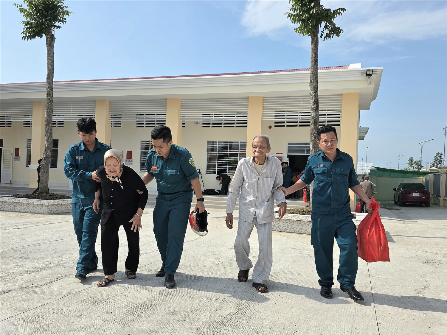 Tết Quân Dân đã trở thành là hoạt động mang ý nghĩa nhân văn sâu sắc (Ảnh: Trung Phạm)