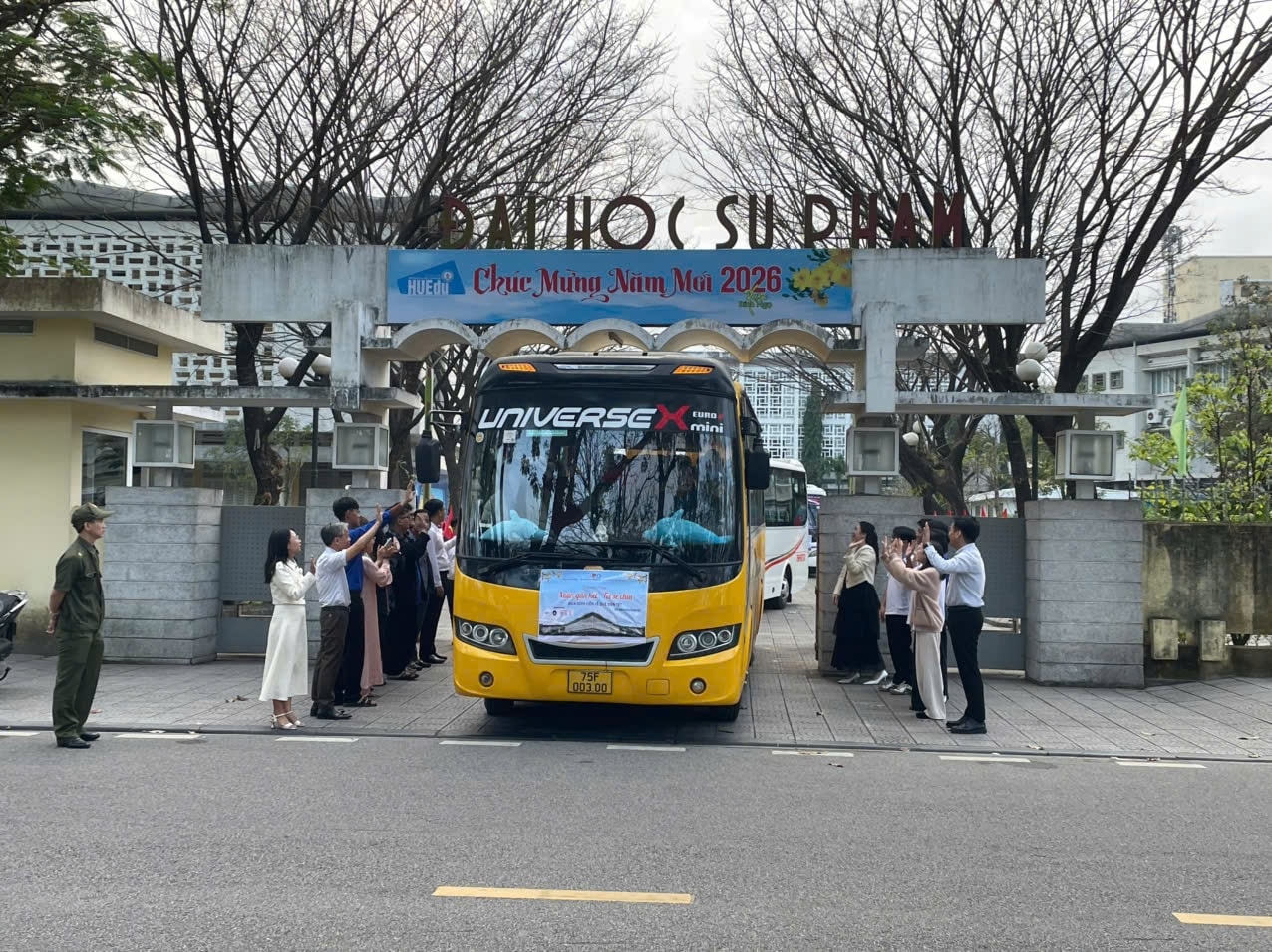 Sự quan tâm của Ban tổ chức là nguồn động viên kịp thời để sinh viên có hoàn cảnh khó khăn thêm động lực để vươn lên trong học tập. Ảnh: Xuân Chung