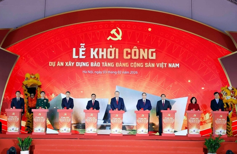 Tổng Bí thư Tô Lâm, Thủ tướng Phạm Minh Chính và các đồng chí lãnh đạo, nguyên lãnh đạo Đảng, Nhà nước thực hiện nghi thức khởi công dự án xây dựng Bảo tàng Đảng Cộng sản Việt Nam. (Ảnh: Thống Nhất - TTXVN) 