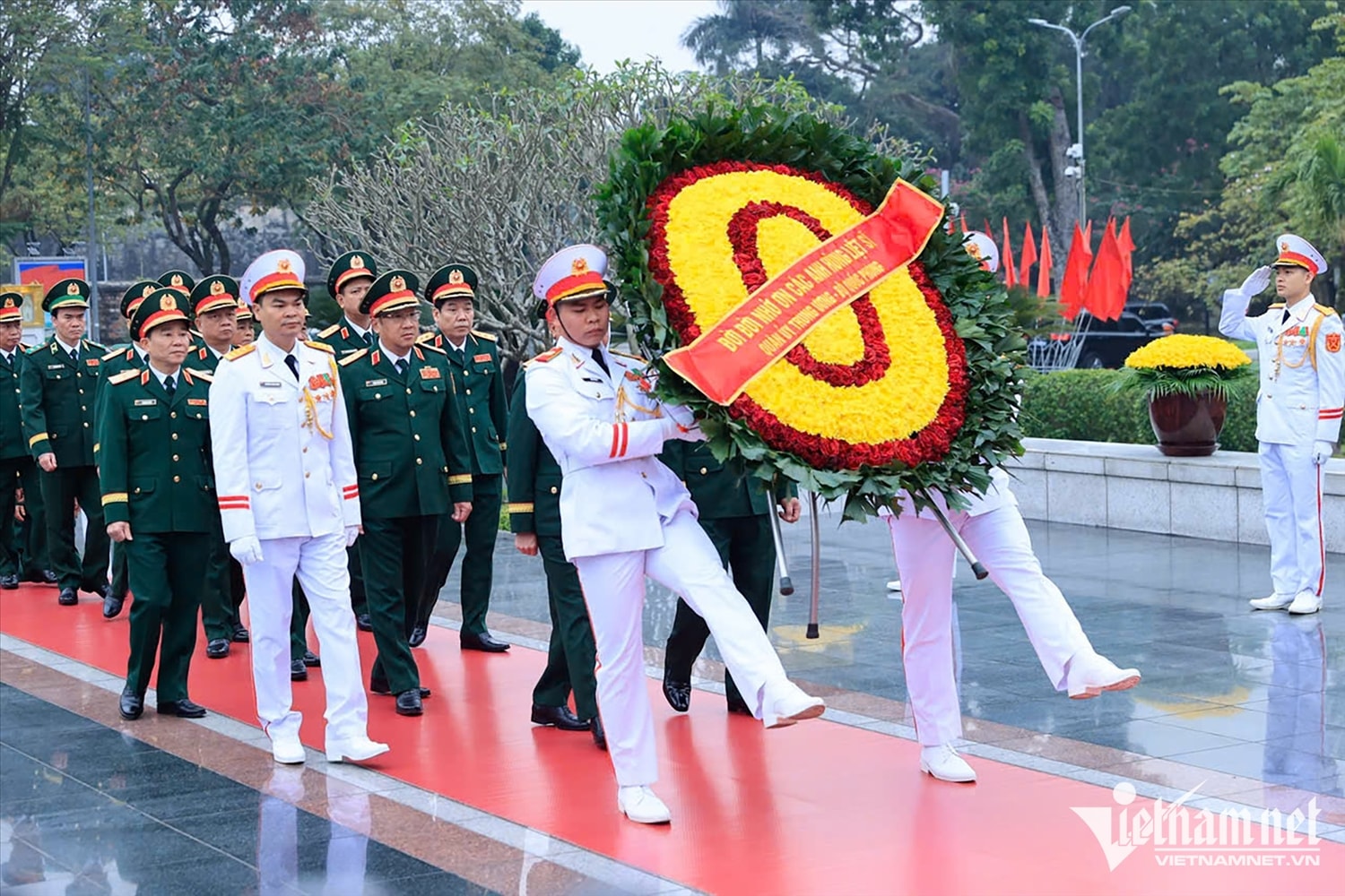 Lãnh đạo Đảng, Nhà nước viếng Chủ tịch Hồ Chí Minh nhân 96 năm Ngày thành lập Đảng 11