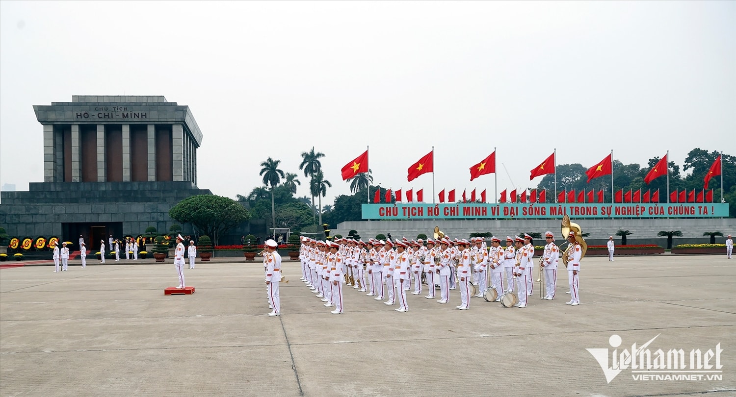Lãnh đạo Đảng, Nhà nước viếng Chủ tịch Hồ Chí Minh nhân 96 năm Ngày thành lập Đảng 7