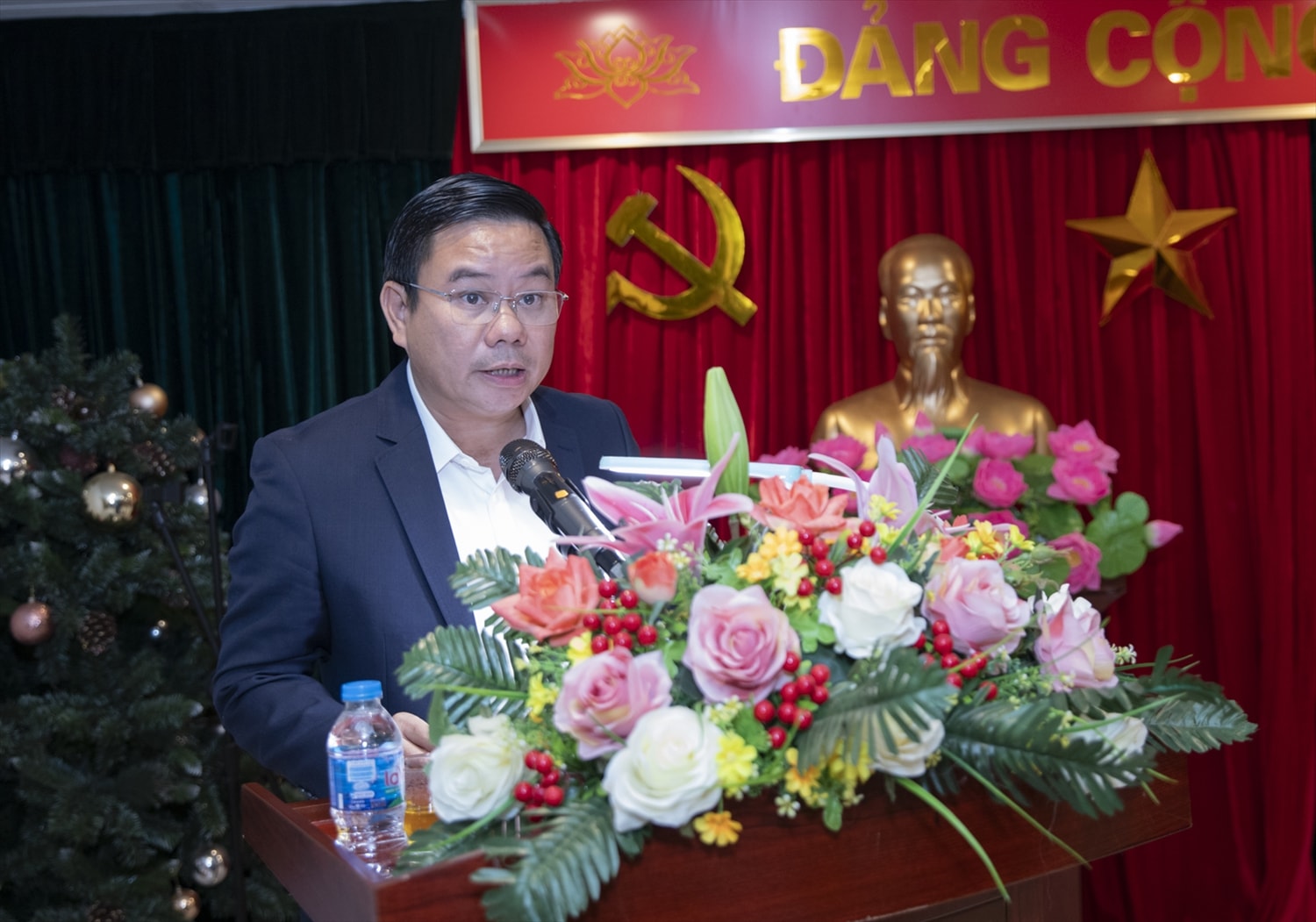 Ông Đào Xuân Quy, Chánh Văn phòng Đảng ủy Bộ Dân tộc và Tôn giáo phát biểu tại Hội nghị