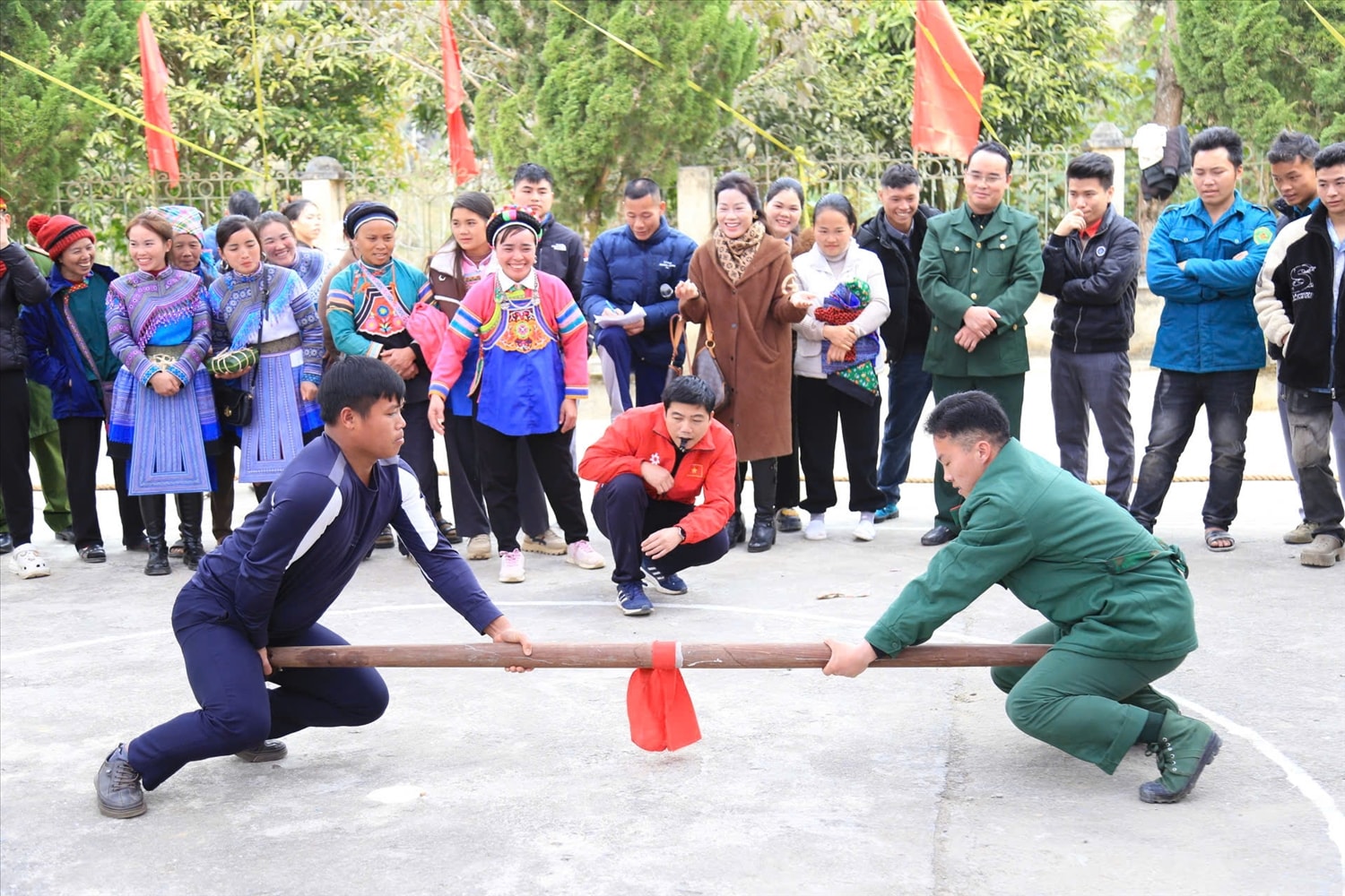 Nhiều hoạt động văn hóa, văn nghệ, thể thao cũng đã được tổ chức tạo không khí vui tươi, phấn khởi (ảnh Trọng Bảo)
