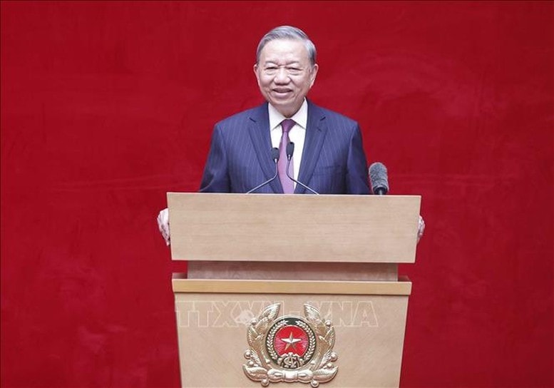 Tổng Bí thư đánh giá cao, trân trọng và cảm ơn các thế hệ lãnh đạo, cán bộ Công an nhân dân các thời kỳ đã có những đóng góp quan trọng - Ảnh: TTXVN