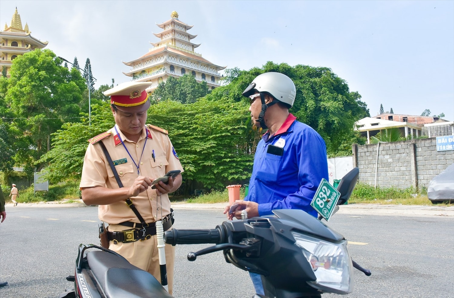 Thủ tướng yêu cầu đẩy mạnh công tác thông tin, tuyên truyền, trong đó chú trọng tăng cường thời lượng và nội dung tuyên truyền về TTATGT (Ảnh TL)