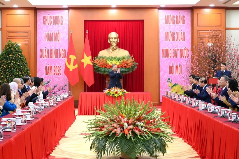 Tổng Bí thư Tô Lâm chủ trì gặp mặt Đoàn kiều bào tiêu biểu tham dự chương trình Xuân quê hương 2026. (Ảnh: ĐĂNG KHOA)