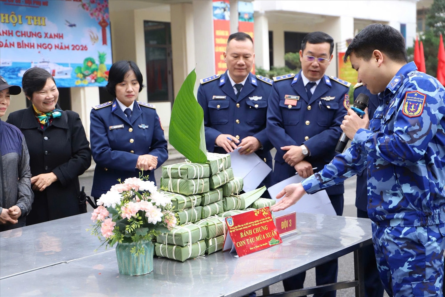 (TIN HẬU XIN NGOẠI GIAO - ĐÃ BT) Rộn ràng Hội thi gói bánh chưng xanh của Cảnh sát biển 3