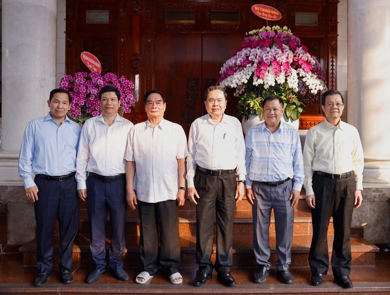 Chủ tịch Quốc hội Trần Thanh Mẫn tới thăm, chúc Tết nguyên Thường trực Ban Bí thư, Đại tướng Lê Hồng Anh. Ảnh: Doãn Tấn/TTXVN
