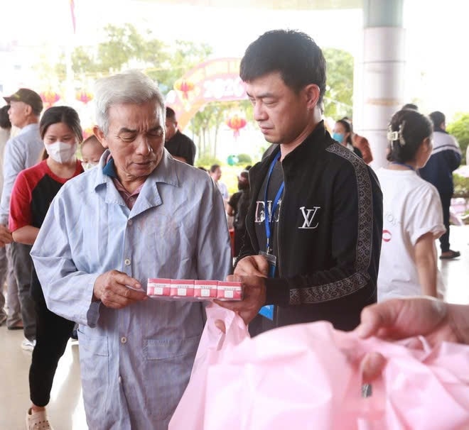 Tại 