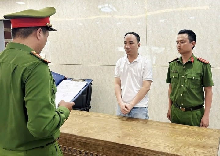 Quang bị khởi tố để phục vụ điều tra. (Ảnh Công an cung cấp)
