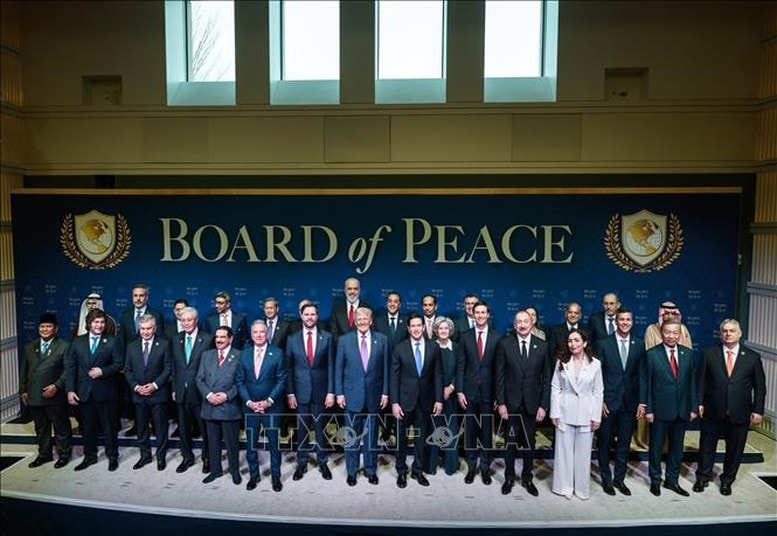 Tổng Bí thư Tô Lâm và các trưởng đoàn dự phiên khai mạc Hội đồng Hoà bình về Gaza - Ảnh: TTXVN