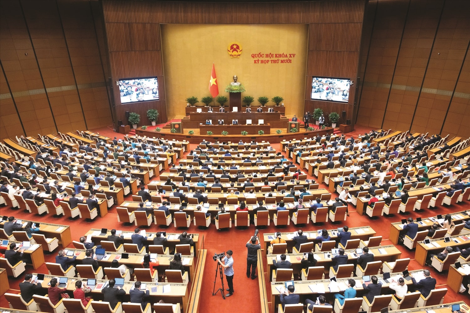 Kỳ họp thứ 10, Quốc hội khóa XV đã khẳng định việc dành nguồn lực, ưu tiên đầu tư phát triển vùng đồng bào DTTS và miền núi