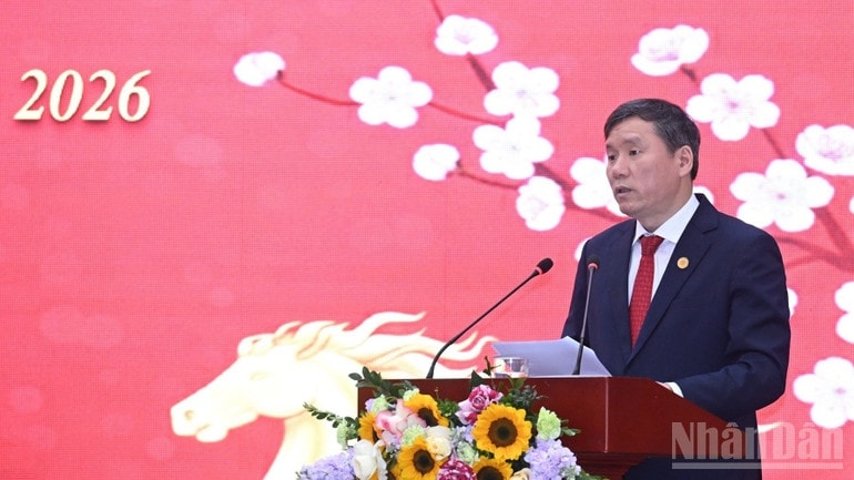 Giáo sư, Tiến sĩ Lê Văn Lợi, Chủ tịch Viện Hàn lâm Khoa học xã hội Việt Nam phát biểu ý kiến. (Ảnh: TRẦN HẢI)