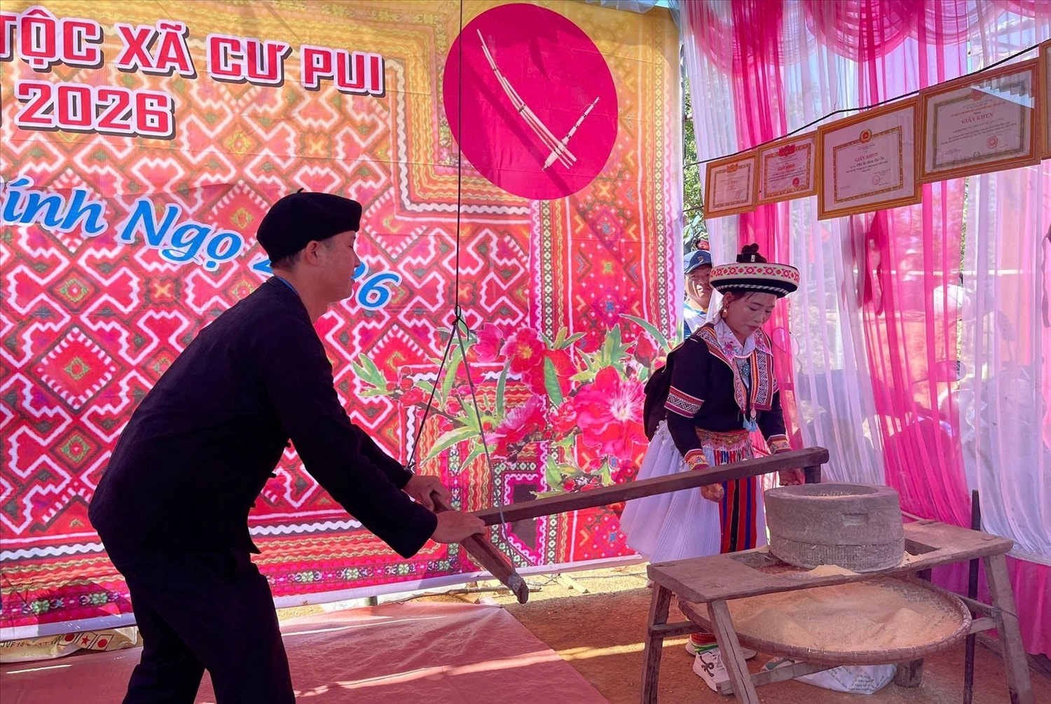 Em kg tin ảnh: Ngày hội gắn kết cộng đồng, lan tỏa bản sắc văn hóa các dân tộc 3