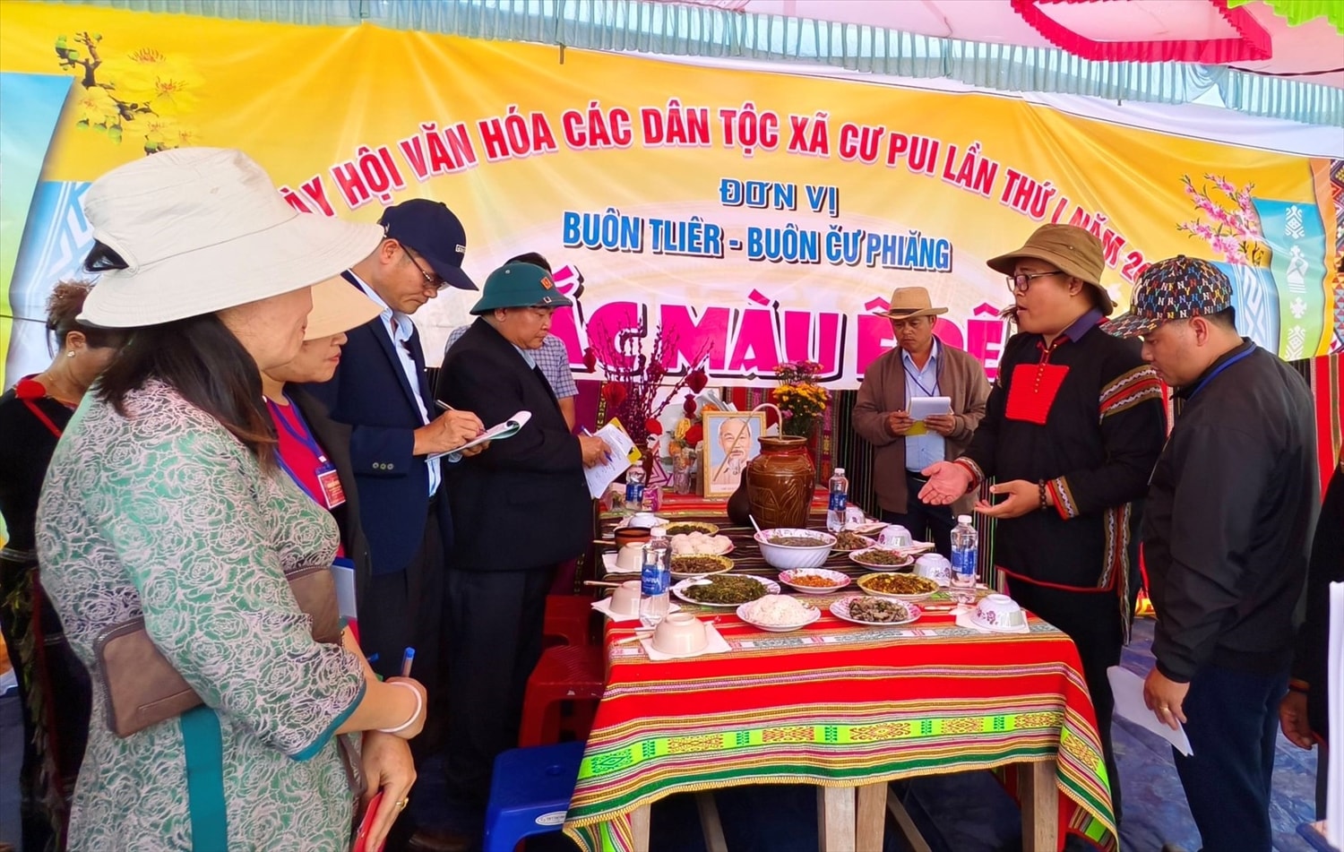 Em kg tin ảnh: Ngày hội gắn kết cộng đồng, lan tỏa bản sắc văn hóa các dân tộc 13