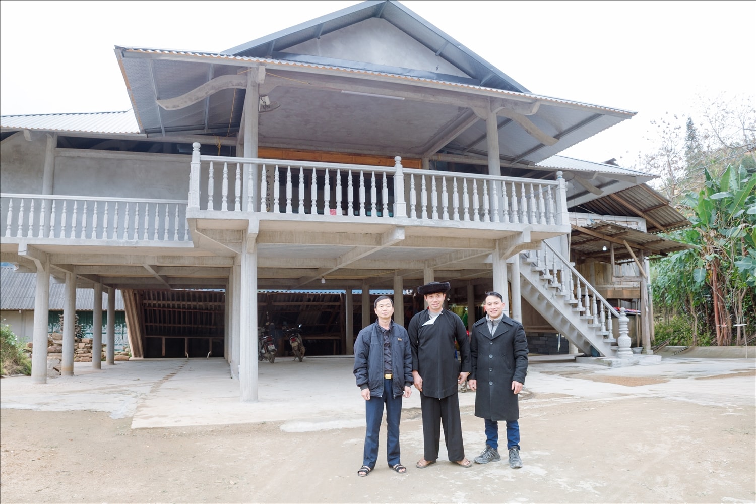 Căn nhà mới của gia đình anh Lý Kim Minh (thôn 7 Lùng Thàng, xã Hồ Thầu) được xây dựng từ nguồn vốn hỗ trợ của Chương trình MTQG Giảm nghèo bền vững