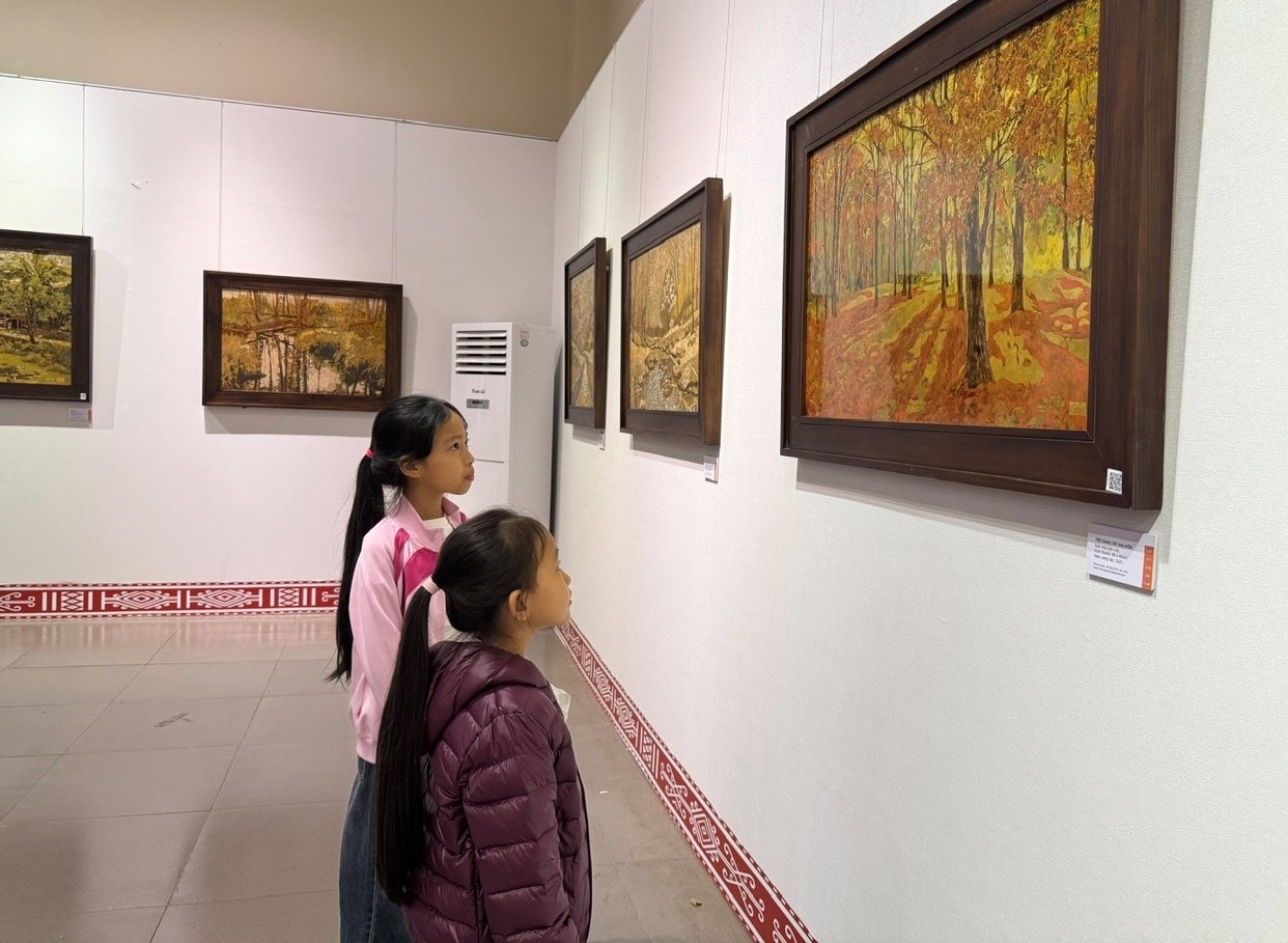 Em kg bài: Sắc màu sơn mài hút khách du Xuân  4
